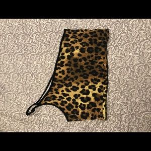 One Shouldered Crop-Top